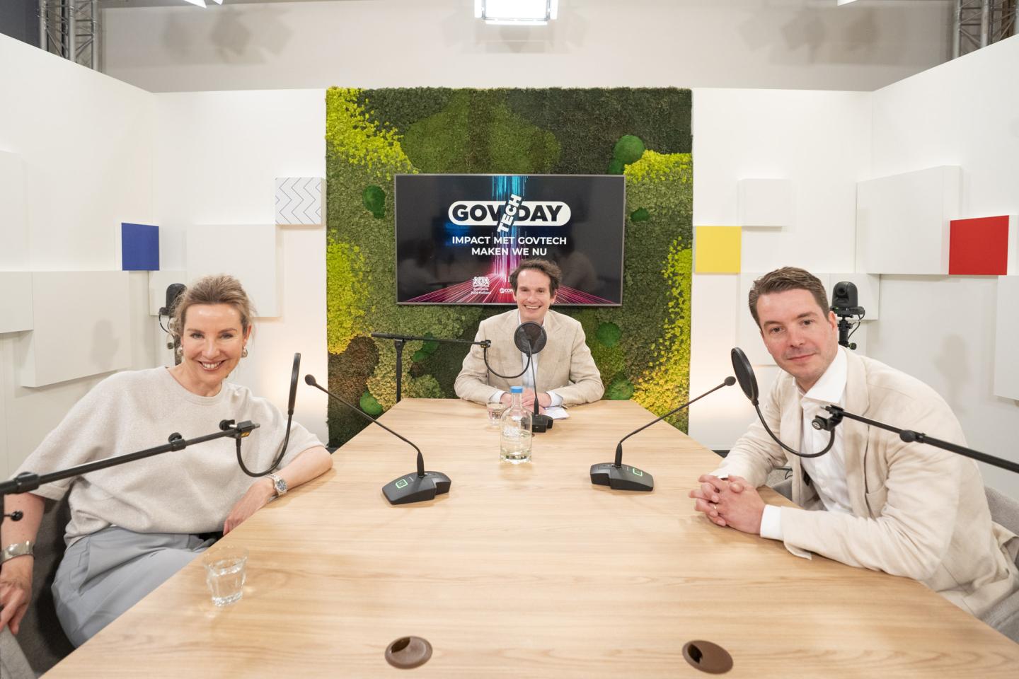 Podcast GovTechday - Tom Jessen, journalist en podcast host, in gesprek ging met Wouter Welling - programmadirecteur bij Digicampus en Cathy Dingemanse – Product Owner BRP API bij RvIG